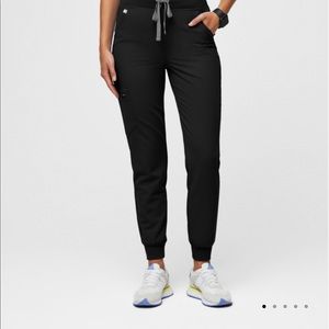 FIGS Casma Top and Zamora Bottoms